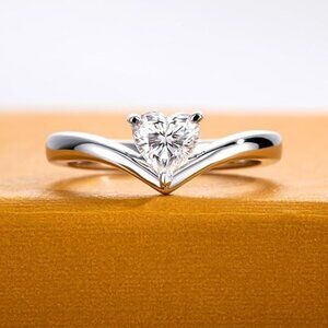 0.6cttw Heart Cut Moissanite D Color VVS1 Clarity Silver Wedding Ring
